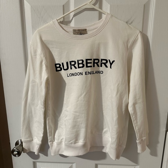 Burberry Tops - Burberry White Long Sleeve Crewneck Sweater Unisex Size Medium